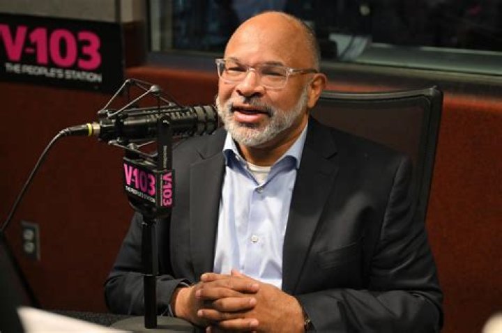 'Cosby Show' Star Geoffrey Owens Started Trader Joe's Job After The Show's Syndication Stopped