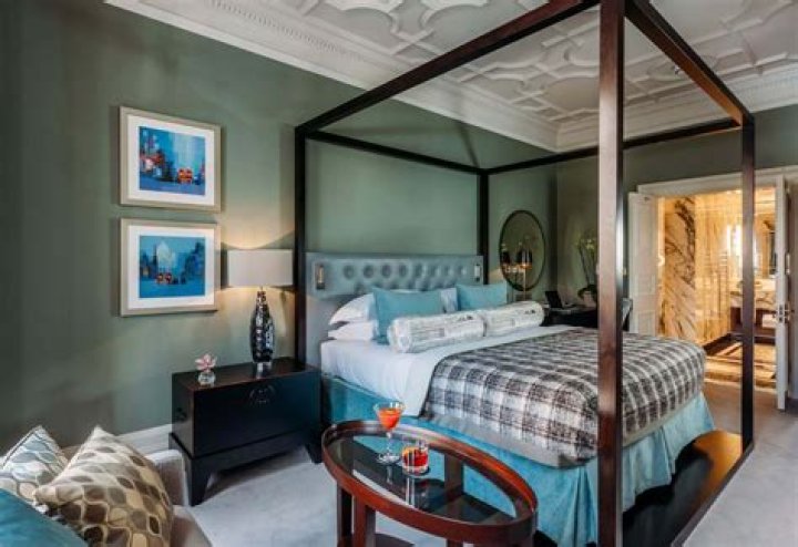 10 Billionaire Owned Hotels | Celebrity Net Worth