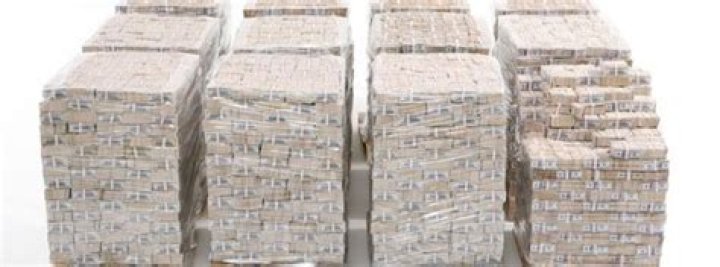 10 Things You Can Buy If You Had A Billion Dollars