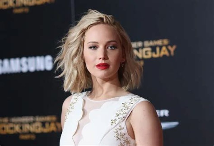 9 Celebrities Who Live Below Their Means