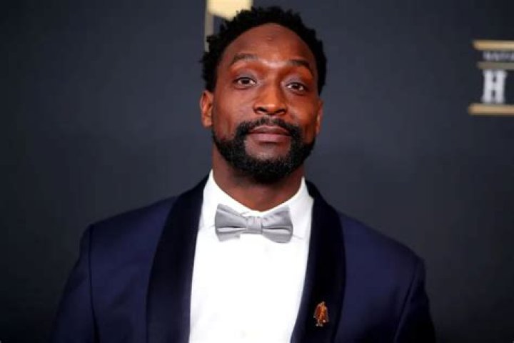 A Former NFL Cornerback Is Now An FBI Agent