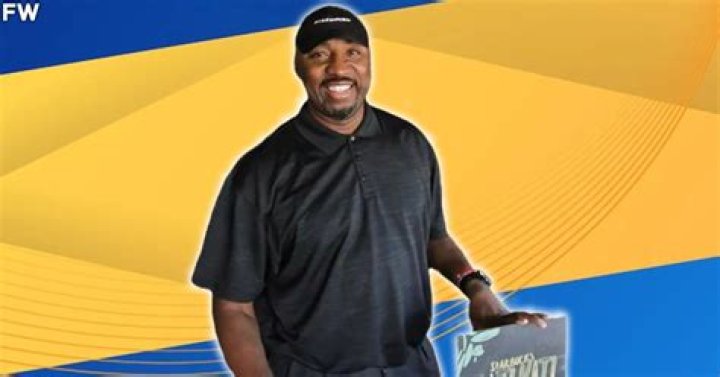 After Earning $100 Million In The NBA, Vin Baker Has Lost His Entire Fortune And Is Now Working At Starbucks...