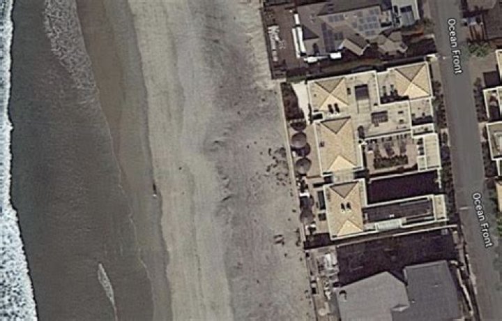 Bill And Melinda Gates Buy $43 Million Beachfront Home Near San Diego