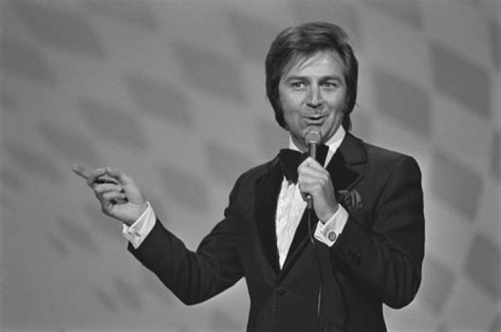 Des O'Connor Net Worth | Celebrity Net Worth