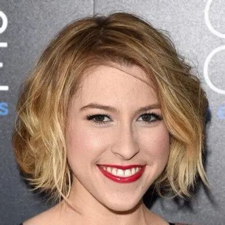 Eden Sher Net Worth | Celebrity Net Worth