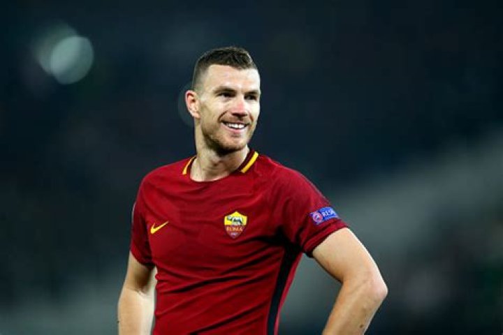 Edin Džeko Net Worth | Celebrity Net Worth