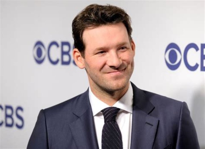 ESPN Is Planning To Offer Tony Romo A Record Salary To Leave CBS