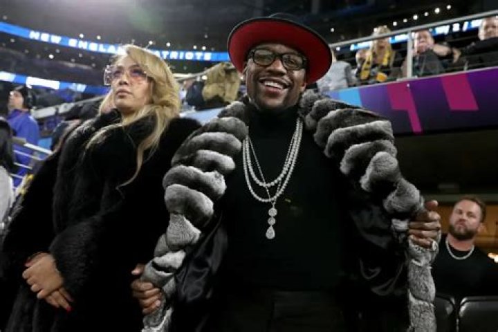 Floyd Mayweather Can Make Nine Figures From Fighting Khabib Nurmagomedov