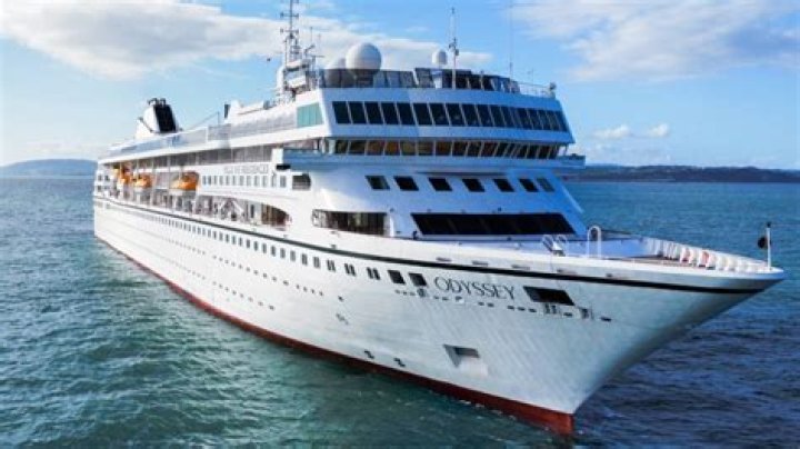 Forget Old Folk's Homes - Retire On A Luxury Cruise Ship! This Woman Has Done It For 10 Years!!