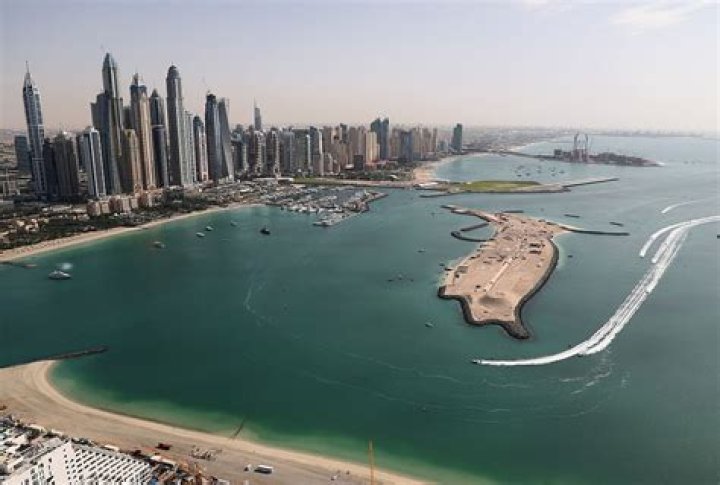 From Jobless And Debt Laden To Billionaire In Dubai. The Bavaguthu Raghuram Shetty Story.  