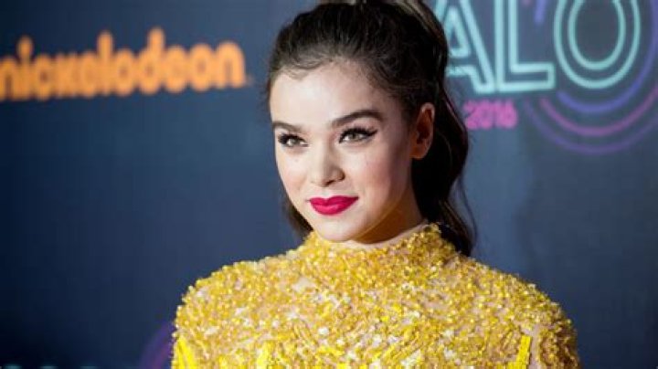 Hailee Steinfeld Net Worth | Celebrity Net Worth