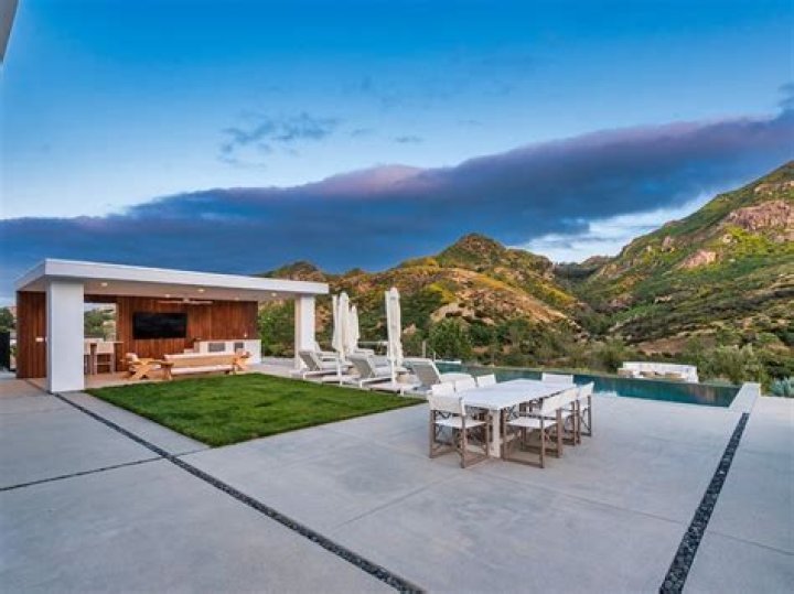 Kaley Cuoco Lists $7 Million Extremely Remote Los Angeles Mansion