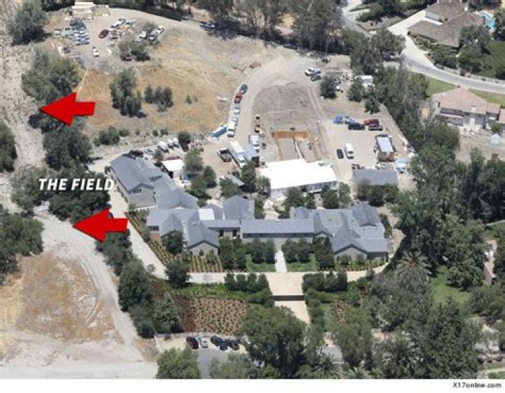 Kim And Kanye Hired Private Firefighters To Save Their $60 Million Mansion... And The Rest Of The Neighborhood