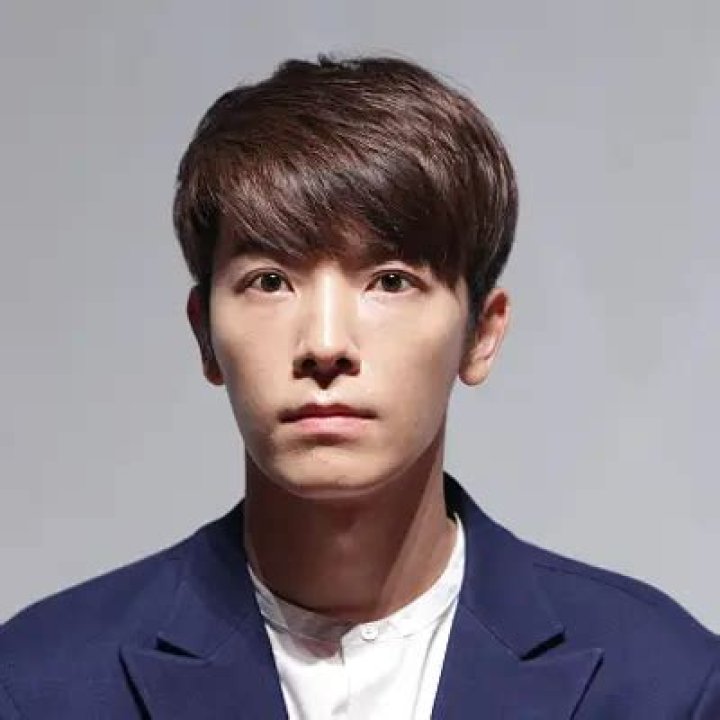 Lee Donghae Net Worth | Celebrity Net Worth