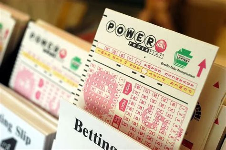 Mavis Wanczyk Is The Winner Of The Largest Single-Ticket Powerball Jackpot In History