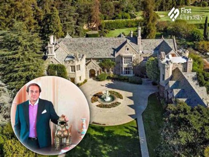 Meet Daren Metropoulos - The 33 Year Old Rich Kid Who Owns The Playboy Mansion