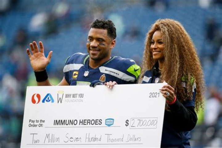 NFL Players Donate To 12-Year-Old's Lemonade Business