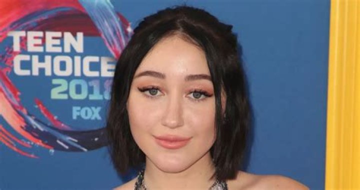 Noah Cyrus Net Worth | Celebrity Net Worth