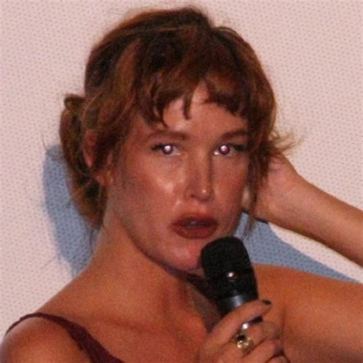 Paz de la Huerta Net Worth