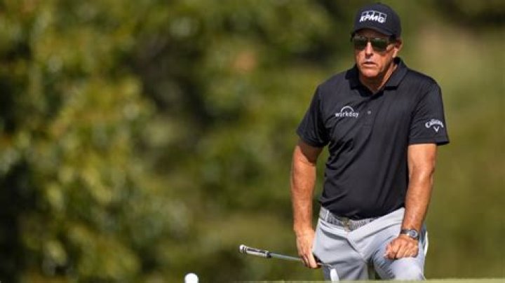 Phil Mickelson Shoots Even Par in Insider Trading Case