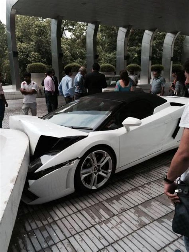 Security Camera Footage Shows Hotel Valet Crashing Lamborghini Gallardo In India. Ouch. So Fired.