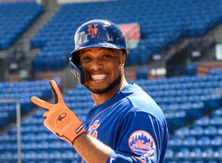 The Mets Are Paying Robinson Canó $40 Million To Go Away