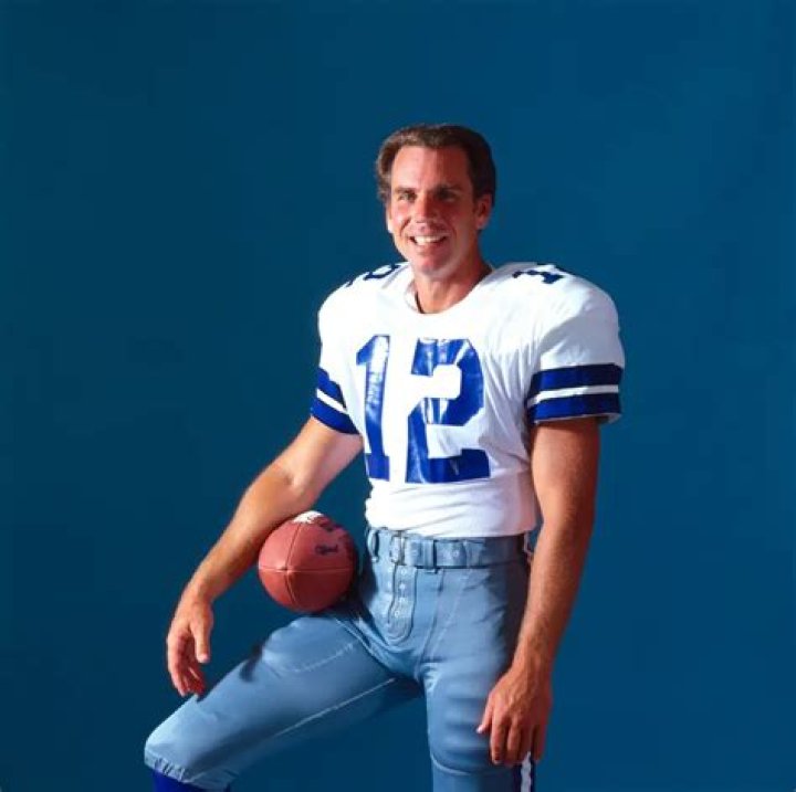 While His Fellow NFL Players Relaxed In The Offseason, Roger Staubach Built A $600 Million Business Empire