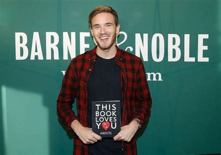 Who The Heck Is PewDiePie? Oh, Just A 24 Year Old Who Makes $7 Million A Year Off Youtube.